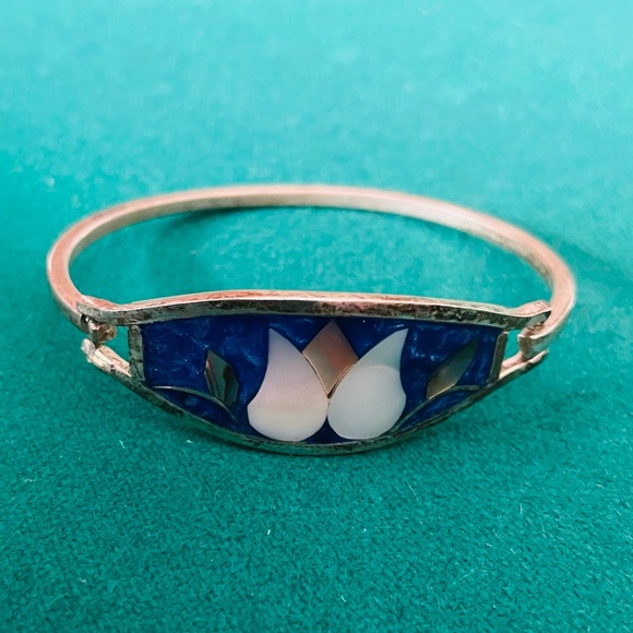 Alpaca Mexico Jewelry - Silver Bracelet Lotus Flower Alpaca Mexico Silver & Abalone with latch closure